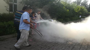 青島特斯特消防演習(xí)-愛(ài)惜生命從自身做起