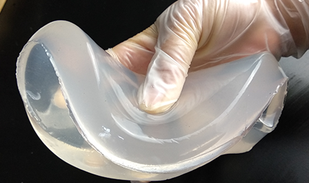 特斯特滾揉卡拉膠